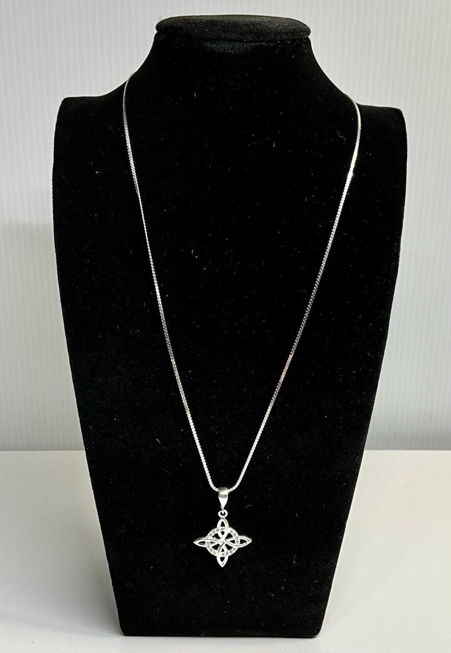 Vintage .925 Sterling Silver Witch Knot Irish Celtic Knot Pendant Necklace